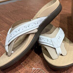 Vionic Casandra Women's Orthotic Sandal Size 8 White